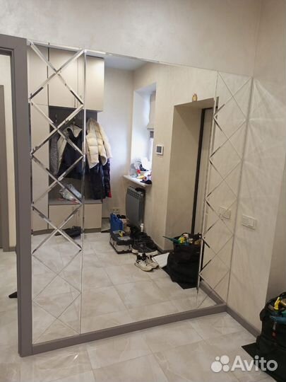 Стеклянное зеркальное панно. Зеркальная плитка