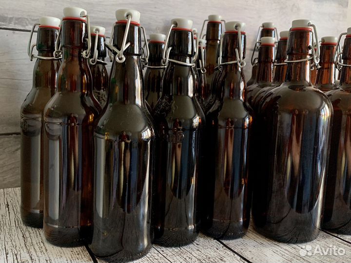Стеклянные бутылки с бугельной пробкой