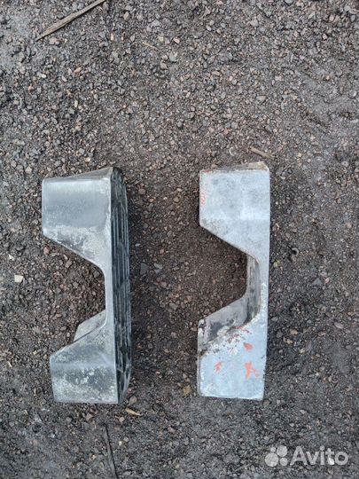 Кронштейн опора двигателя задняя Volvo F12