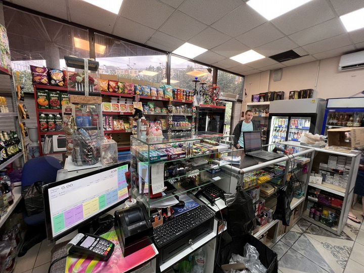 Торговая площадь, 22 м²; круглосуточная торговля