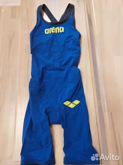 Продаю гидрокостюм для плавания