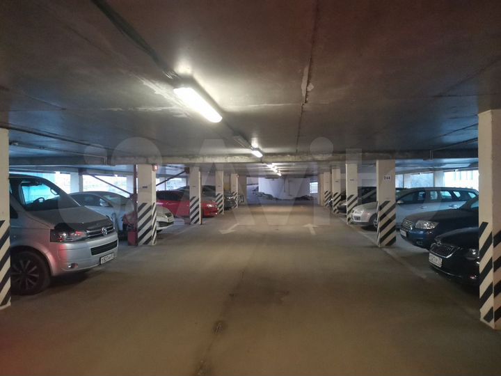 Машиноместо, 15 м²