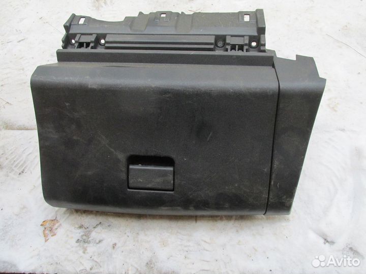 Бардачек Nissan Leaf aze0 цвет черный