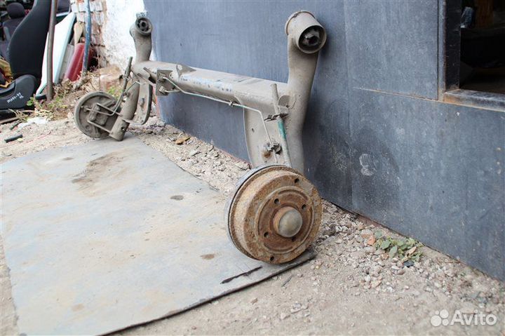 Балка подвески задняя Renault Logan 1 седан