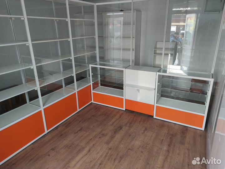 Витрины,прилавки,стеллажи Б/У и новое