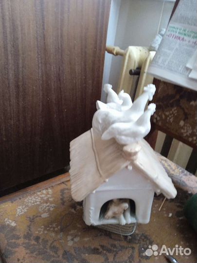 Шкатулка фарфоровая собачка в будке