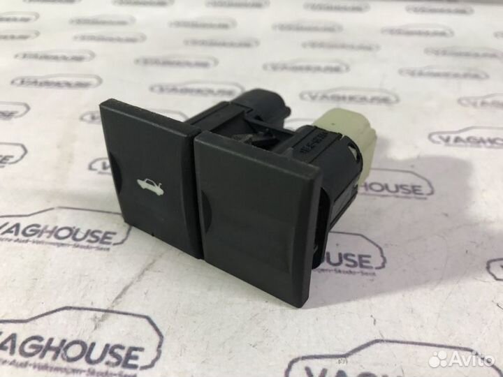 Кнопка багажника Ford Mondeo MK 3 2004