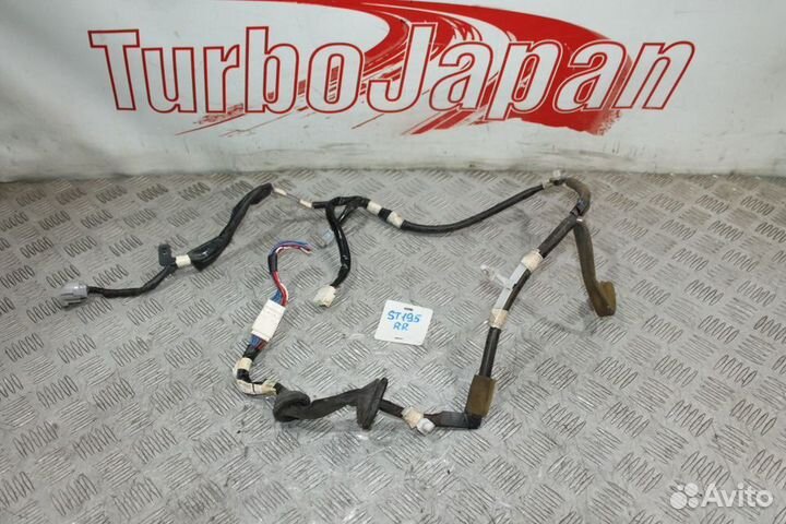 Проводка двери задняя правая Toyota Caldina T19