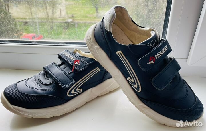 Кожаные кроссовки