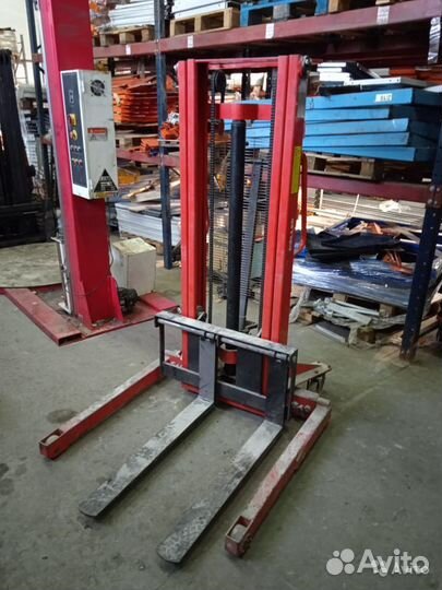 Штабелер самоходный, обычные и с широкими опорами