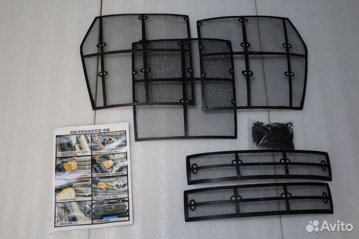 Защитная сетка в решетку Land Cruiser 200 2016 - 2