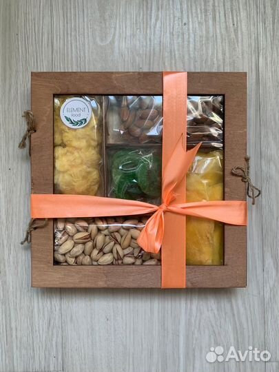 Упаковка орехов и сухофруктов