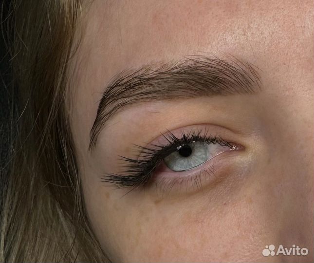 Модель на наращивание ресниц