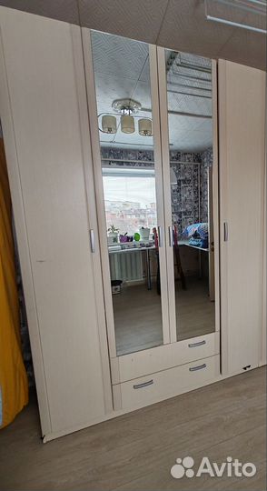 Шкаф распашной с зеркалом бу