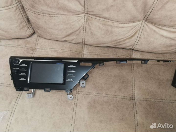 Штатная магнитола Toyota Camry XV70