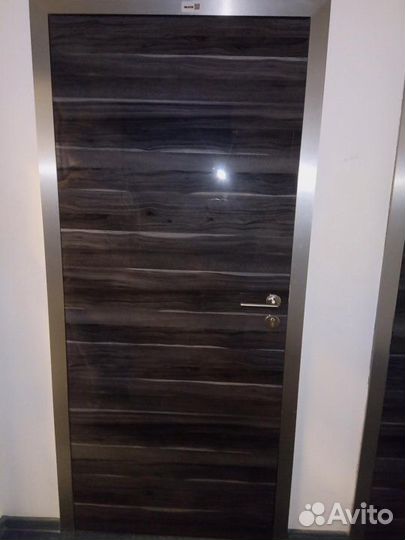 Дверь huga Gloss quer silbe