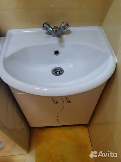 Тумба с раковиной для ванной