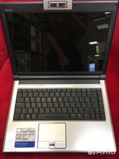 Ноутбук Asus F8S