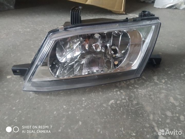 Фара Ниссан Вингроад,ад 99-05 г.в.левая,правая