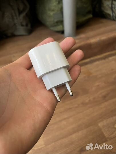 Зарядное устройство на iPhone 20w