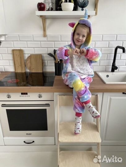 Шлифованный стульчик с подушками