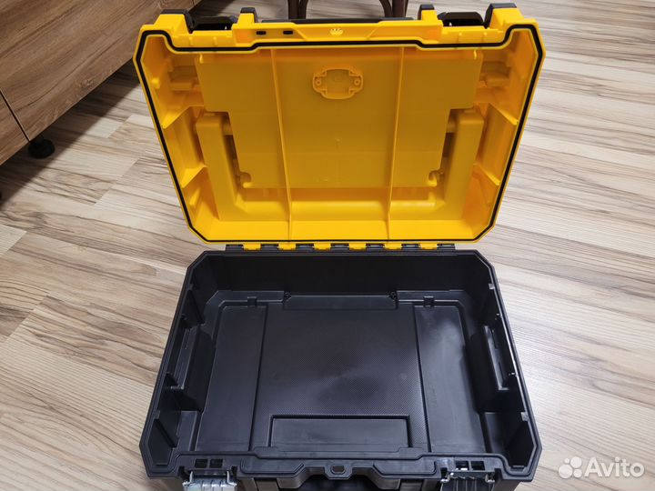 Ящик для инструмента кейс DeWalt Tstak