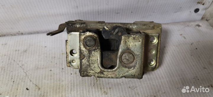 Замок задний правый Daewoo Nexia седан 2003