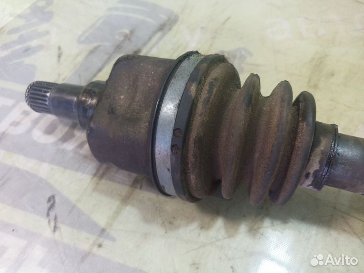 Ось привод шрус передний левый Ford Focus 2