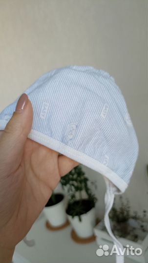 Чепчик для новорожденного новый
