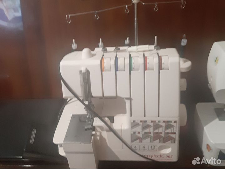 Коверлок merrylock 007