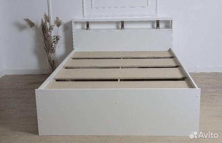 Кровать новая 90 200