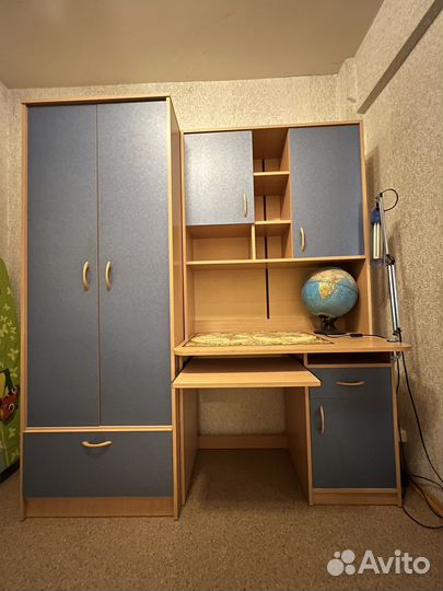 Компьютерный стол и шкаф