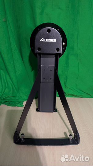 Электронный пэд бочки (бас-барабана) alesis
