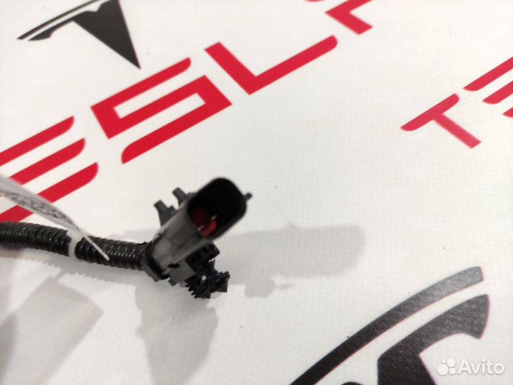 Разъем (фишка) проводки Tesla Model 3 2019