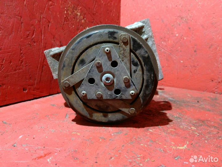 Компрессор кондиционера Nissan Almera 2000-2006 Ни