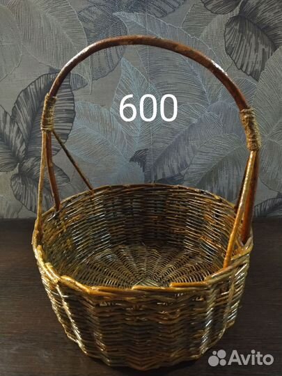 Корзинки плетёные из прутьев