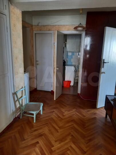 Доля в 2-к. квартире, 60 м², 8/9 эт.