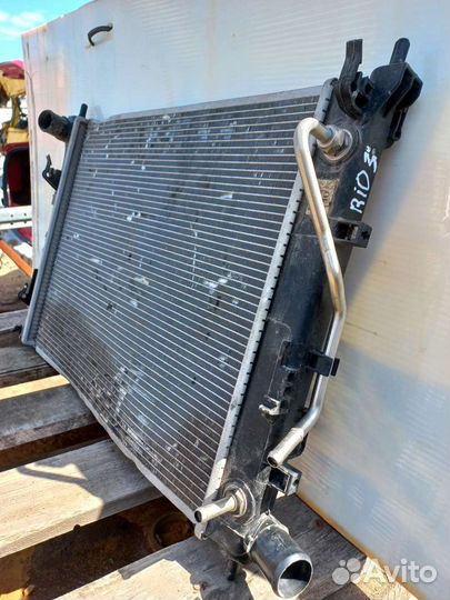 Радиатор охлаждения Киа Рио 3 Хендай Солярис 1