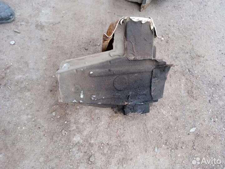 Часть лонжерона прав. рено логан 1