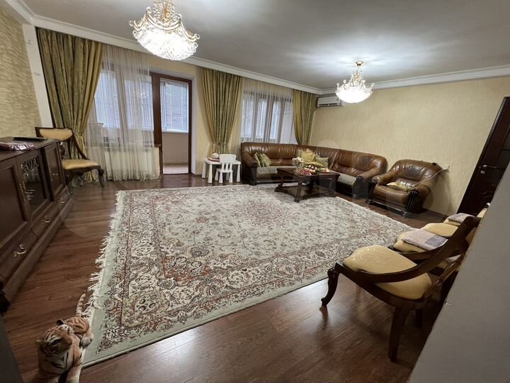 4-к. квартира, 115 м², 3/5 эт.