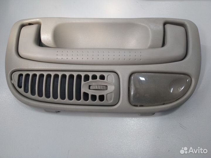 Плафон салонный передний правый Kia Carnival