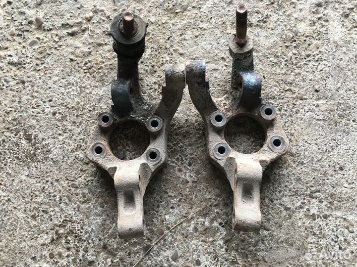 Кулак задний правый Лачетти Chevrolet Lacetti