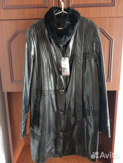 Кожаный плащ женский