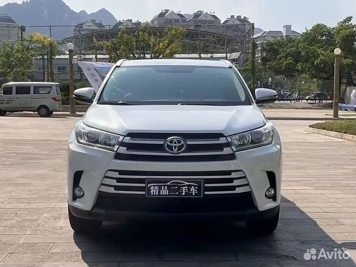 Toyota Highlander 2.4 AT, 2022, 38 000 км