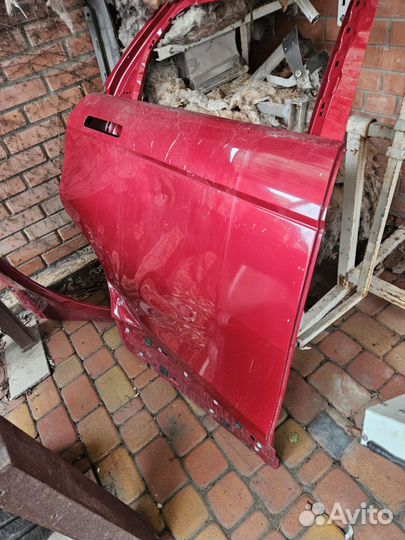 Range rover дверь правая задняяя