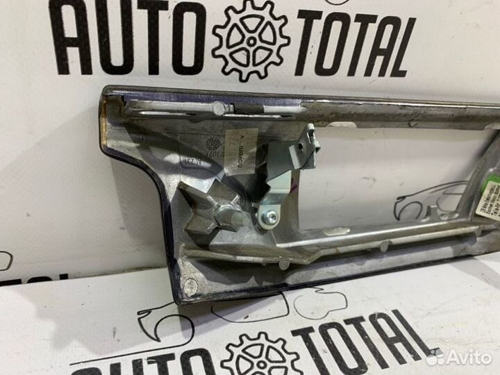 Накладка торпедо левая Bmw 745 E65 N62B44 2004