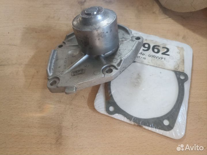 Водяная помпа рено