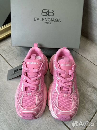 Женские кроссовки balenciaga