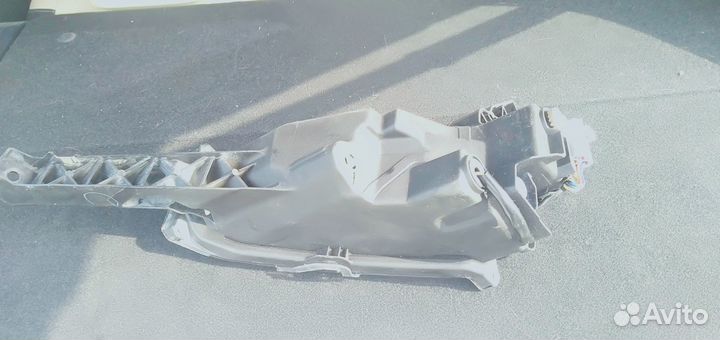 Противотуманная фара (правая) Lexus NX, как новая