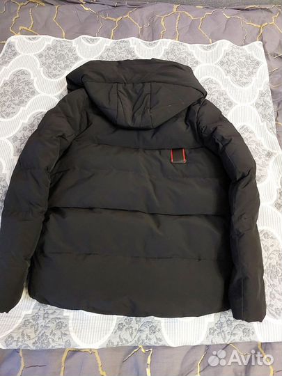 Пуховик женский короткий с капюшоном